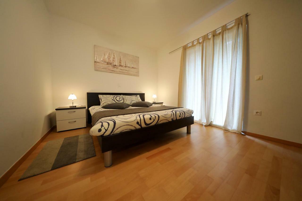 Luxury Villa Nada With Pool Petrcane Luaran gambar