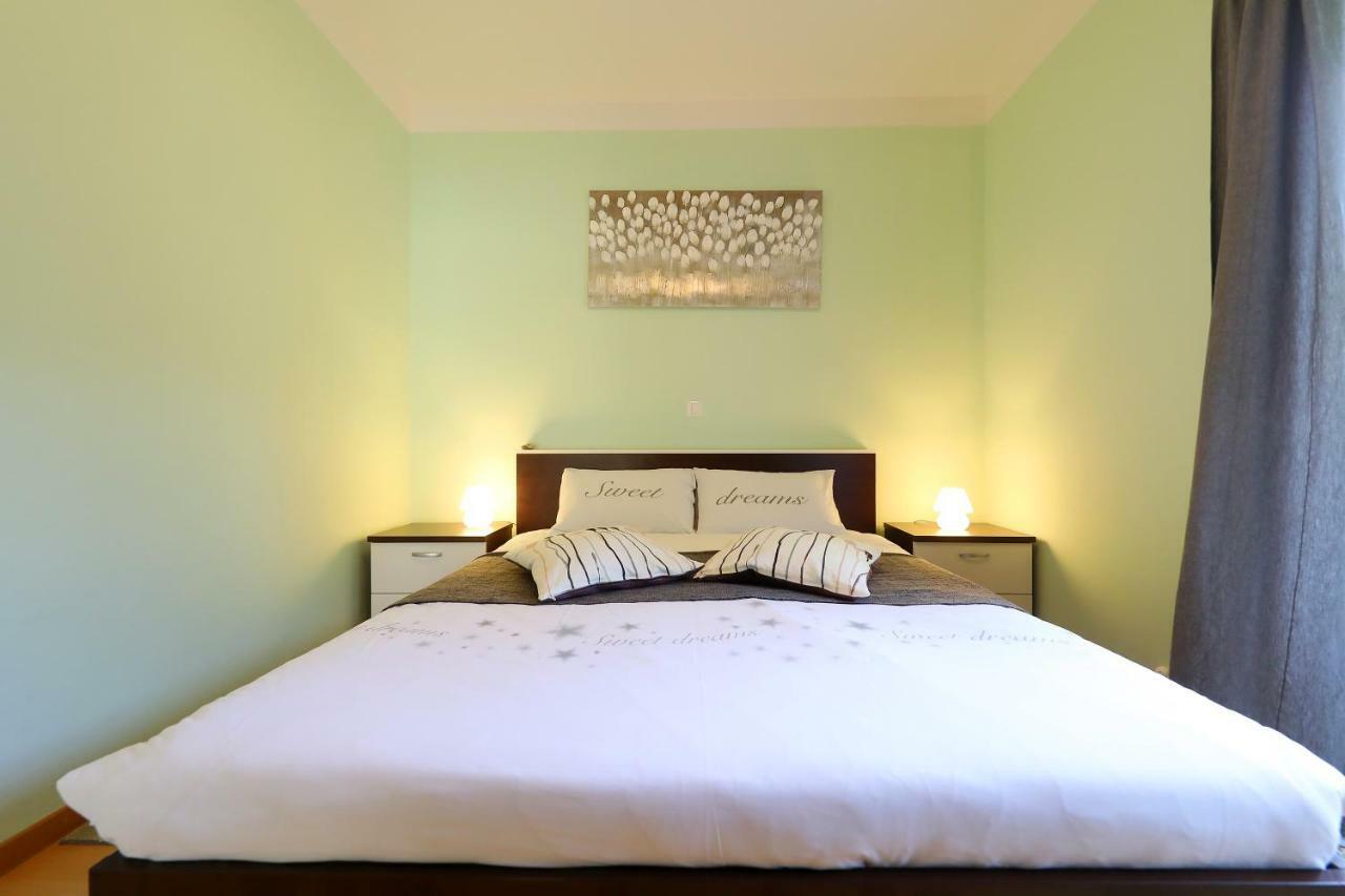 Luxury Villa Nada With Pool Petrcane Luaran gambar