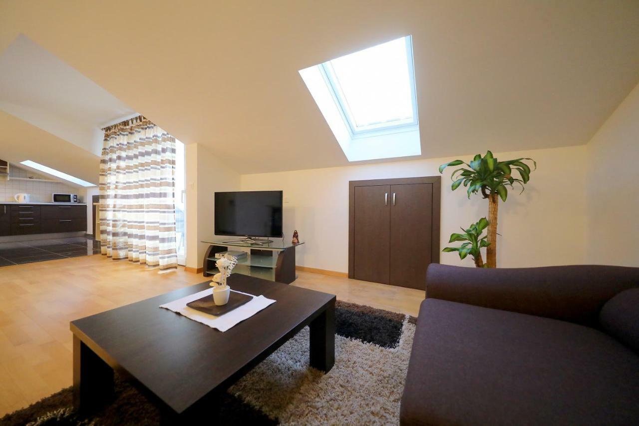 Luxury Villa Nada With Pool Petrcane Luaran gambar