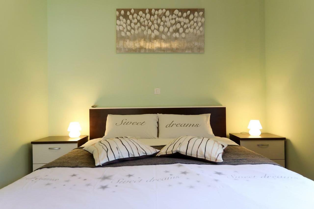 Luxury Villa Nada With Pool Petrcane Luaran gambar