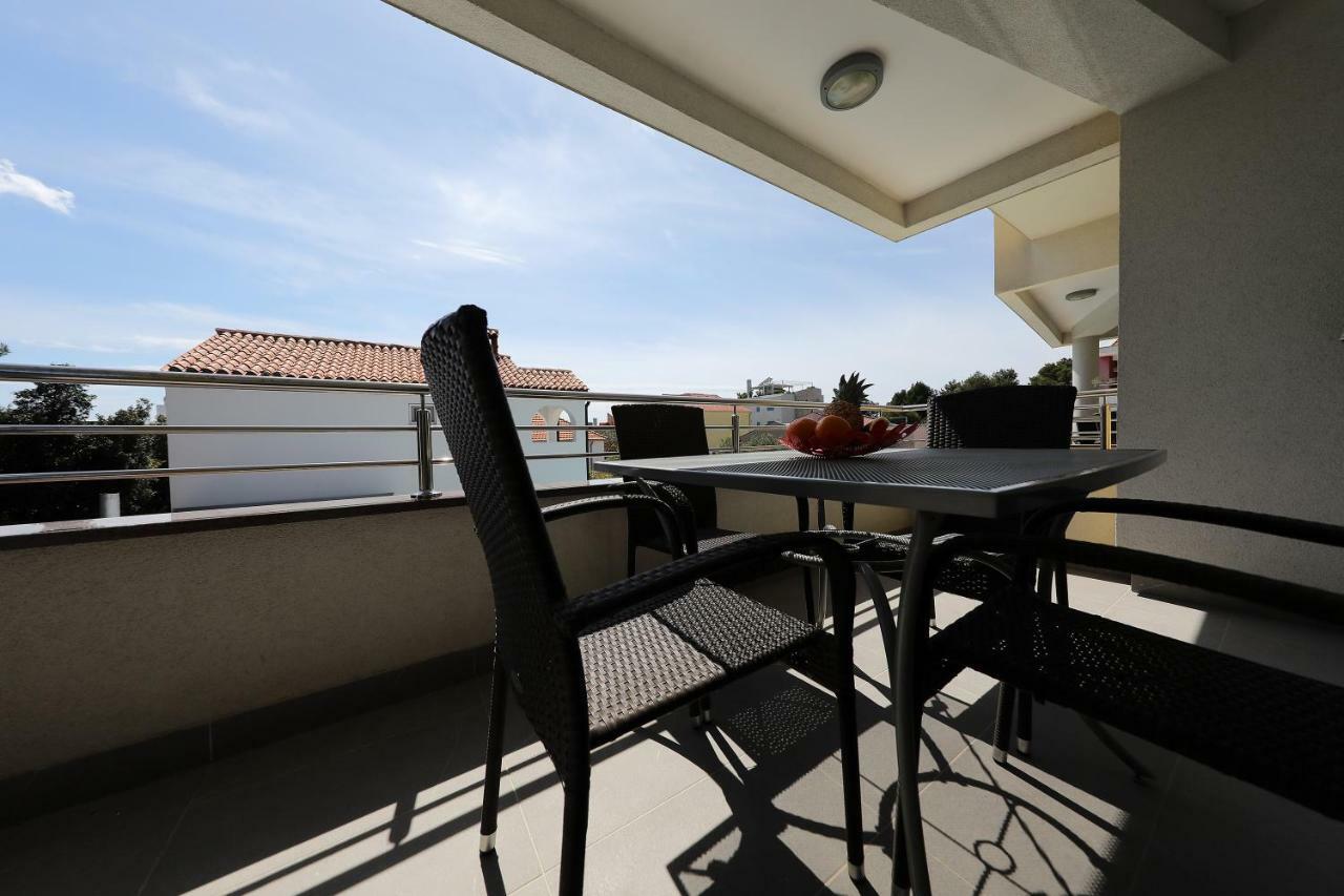 Luxury Villa Nada With Pool Petrcane Luaran gambar