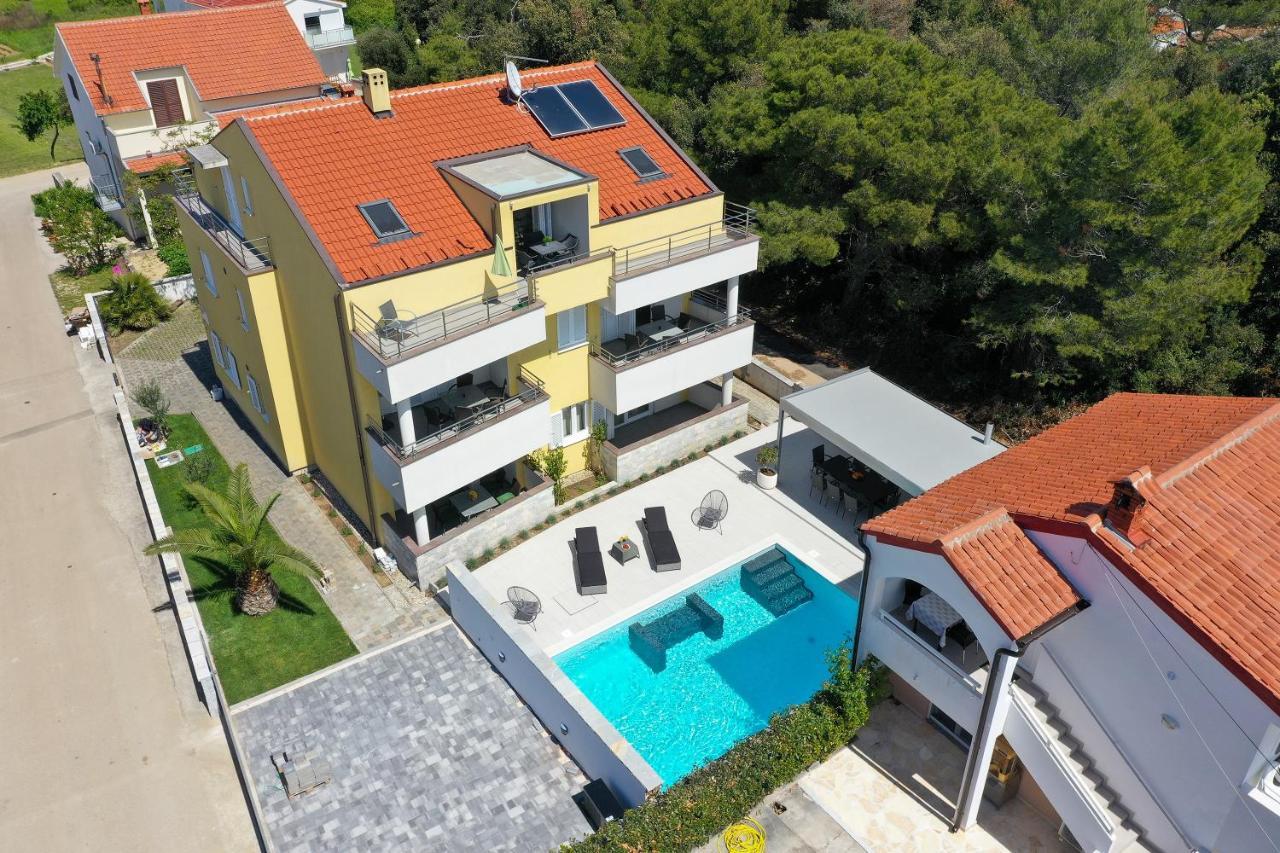 Luxury Villa Nada With Pool Petrcane Luaran gambar